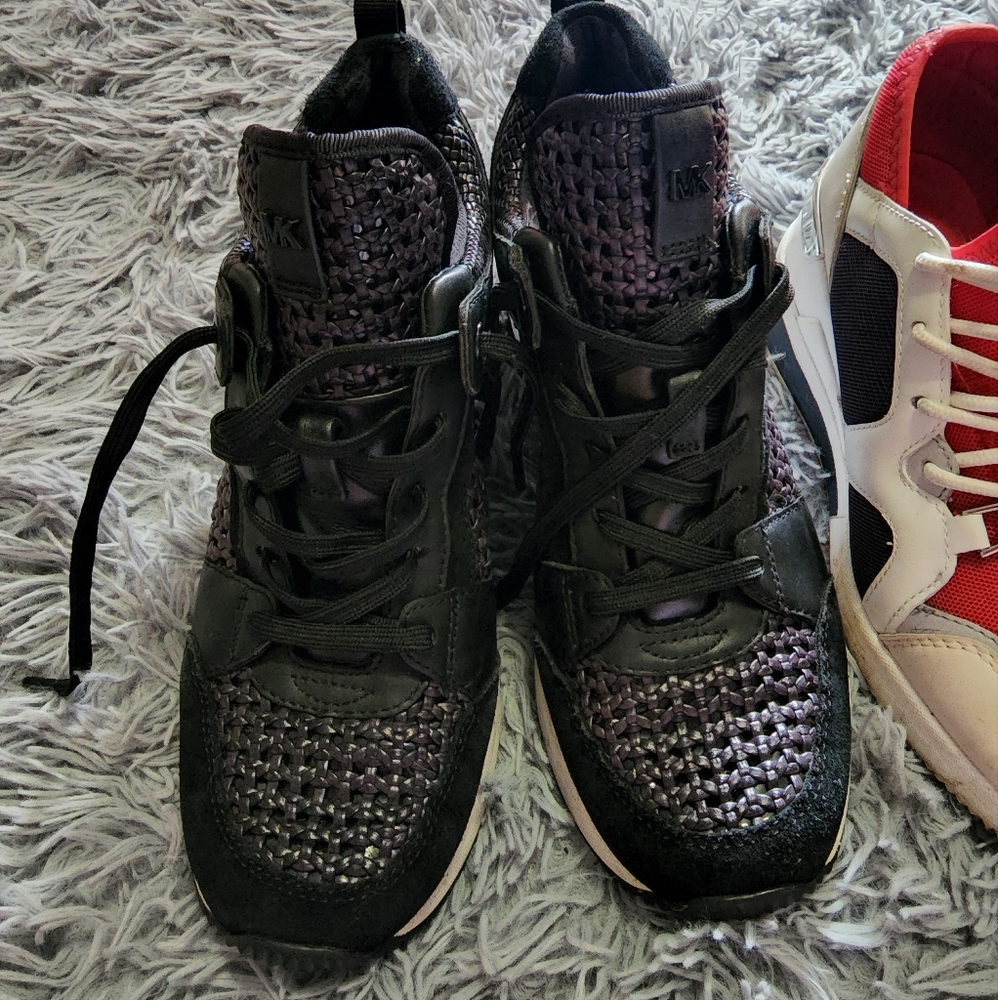 Womens Mk womens shoes 2 pair - Picture 3 of 5